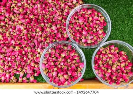 Dried rose buds for cosmetics, food, medicine and perfume.