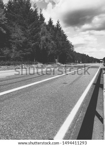 Black and white picture of road