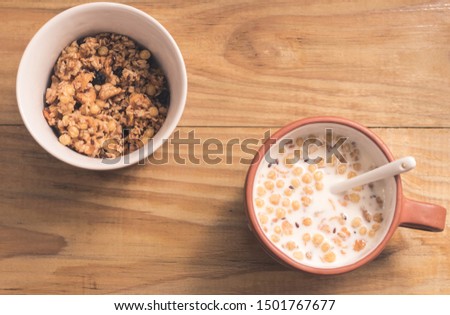 Picture of two bowls with cereal