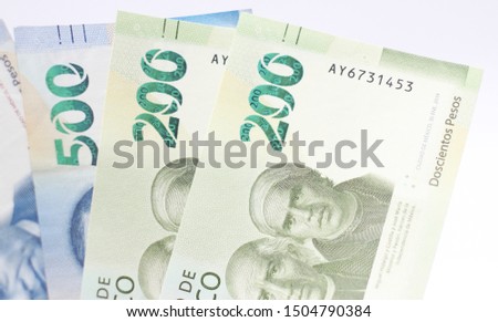 Mexican bills of 200 and 500 pesos