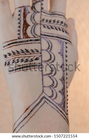 back hand henna tattoo designs