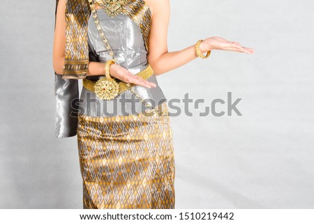  Lady in Thai Classic Dress