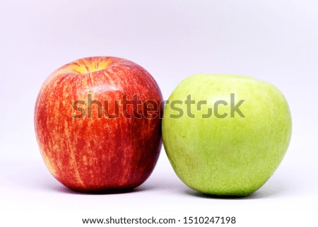 Green and red apples on a white background
Can be used in advertisements on social media
Apples are fruits that contain vitamins.