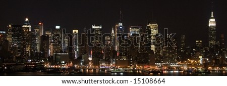 Panoramic night photo of New York City