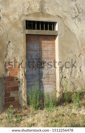 old timber door of tuscan castle