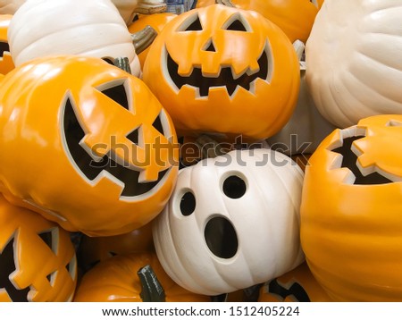 The pumpkin present in halloween day.