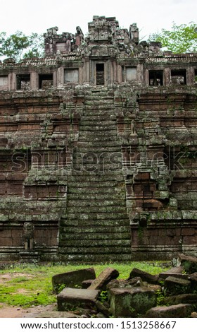 A picture of the famous temple ruins in Angkor in Cambodia