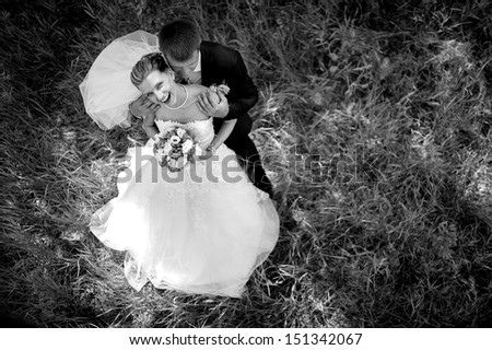 black-n-white portrait  groom and  bride 
