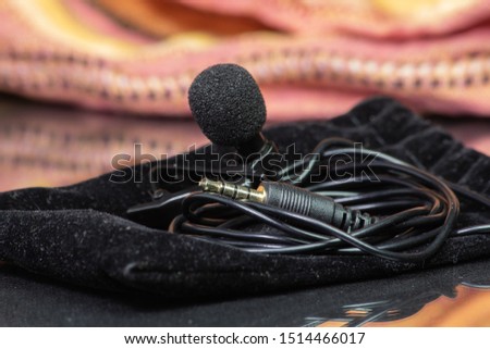 Lavaliere microphone with colorful background