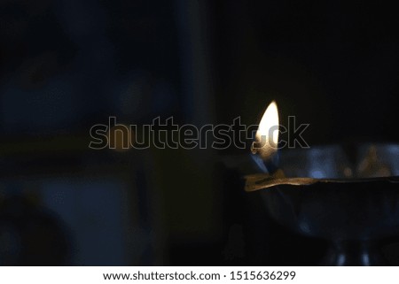 a picture of a fire lamp
