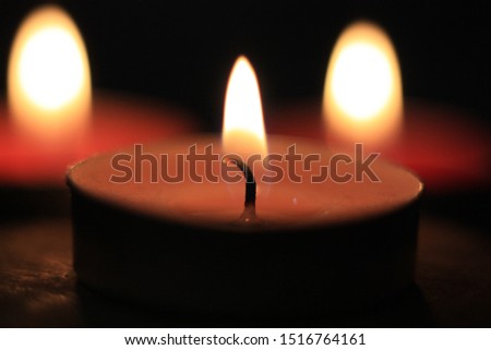 A closeup picture of a candle