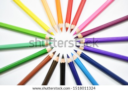 Colour pencils in a circle.