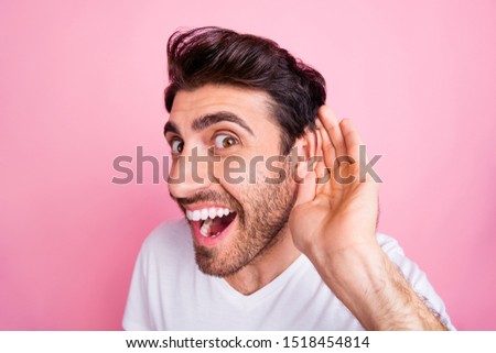 Close up photo of funny funky crazy middle eastern man hold palm near eras hear novelty black friday impressed expression scream wow omg wear white t-shirt isolated over pastel color background