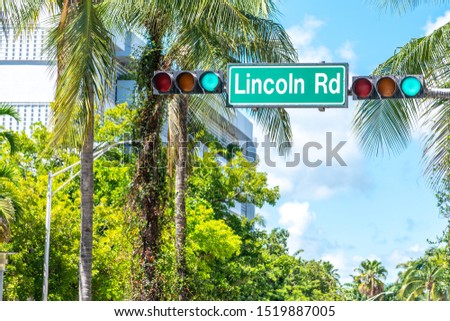 street sign Lincoln Road in Miami Beach, the famous central shopping mall street in the art deco district