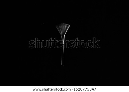 Reflected light on the brush, High contrast black and white