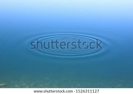 blue water rings, Circle reflections