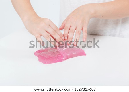 girly hands crumple slime, stretch lime, lime stuck to the hands