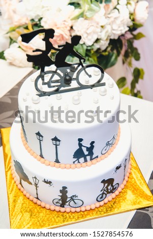 sports cake, a wedding cake