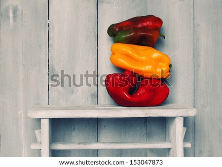 Photo of yellow, green and red paprika