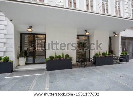 Front entrance to a hotel in city center