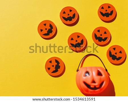 paper note yellow background for day holloween