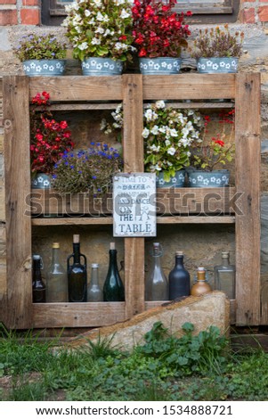 Decoration with palette and bottles