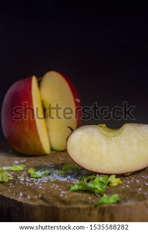 apples that are cut and ready to eat