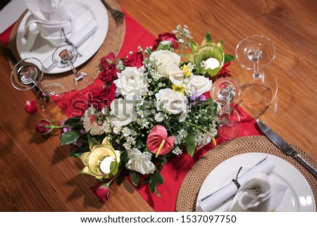Romantic Dinner Table Decoration with Flower