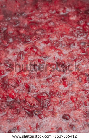 Alcoholic cranberries pour sweet hot syrup for the preparation of tinctures