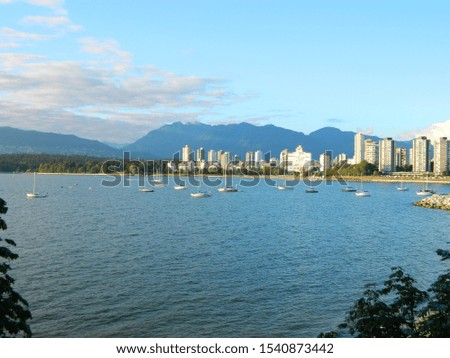 Nothing is more soothing than taking a minute to admire Stanley Park and its wonderful views to the English Bay and  Lions Gate Bridge. 