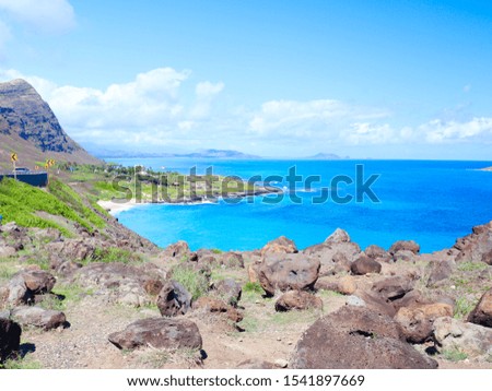 Beaches of Hawaiian in multi colours of turquoise, Blue & Green