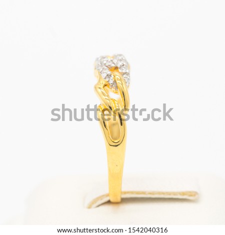 side view diamond ring gold white