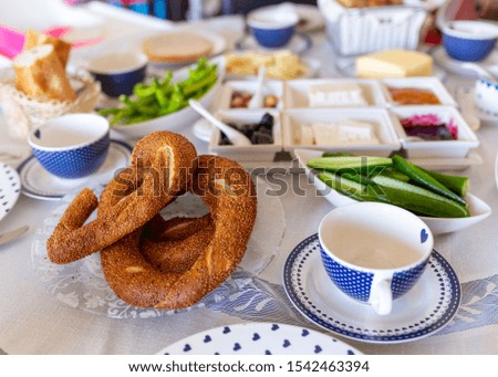A picture of the traditional Turkish breakfast 