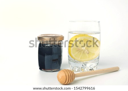 A picture of lemon honey drink that is good for digestive system, loss weight and sore throat.