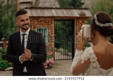 wedding pictures of bride and groom in nature in summer, fine art photo