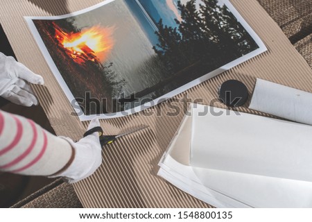 Packaging of printed wall art picture. Printed landscape photography. Send prints. Photography art print. Pack and send art by mail.