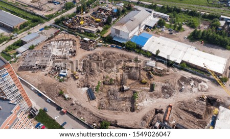 photos of the construction site of the new district