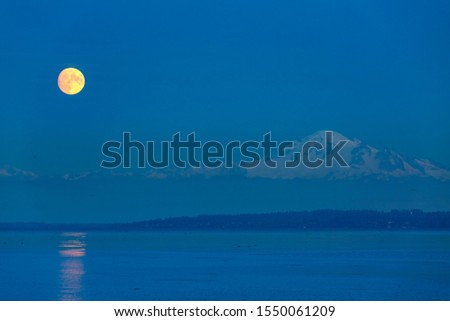 Moonrise taken from Boundary Bay, Delta, BC, Canada