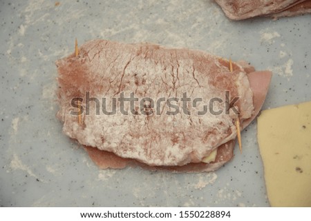 grilled pork with egg and bread crumbs,Preparation cordon bleu