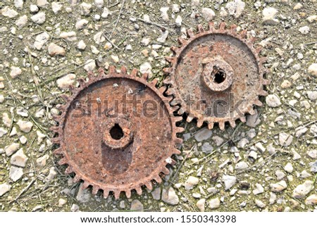 Old rusted gears, as a symbol for obsolete and calcified systems - Concept with old gears for change consultation and the change process