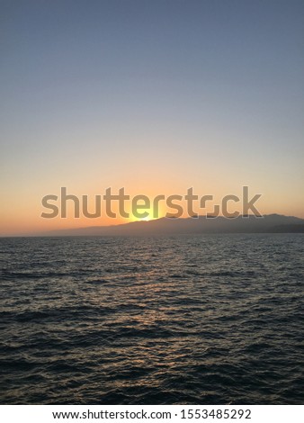 Beautiful picture of an ocean sunset