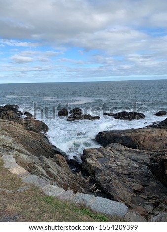 Picture of the Atlantic Ocean from Ogunquit, Maine.