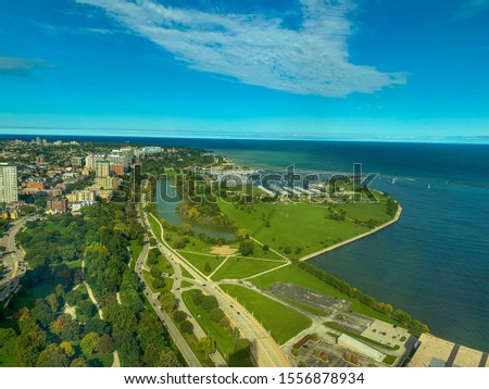 Skyline of Milwaukee, Wisconsin featuring Parks