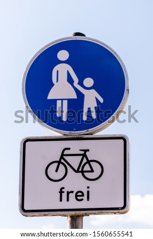 German traffic sign, translates as "bike-free" pedestrian area (Frei = Free)
