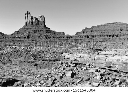 desert landscape of Monument Valley, Navajo Tribal Park in the southwest USA in Arizona and Utah, America