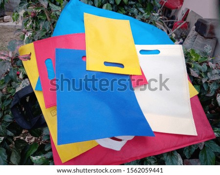 Recyclable Eco bags, Custom Color Non Woven Reusable Tote and Shopping Bags,