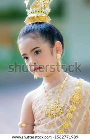 The girl in Thai dress The beauty of Thailand that everyone is proud of