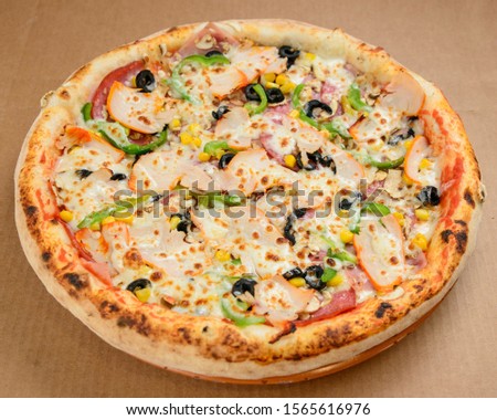 FORTUNA PIZZA ON CARDBOARD FRESH TASTY VEGETABLES 45 DEGREE