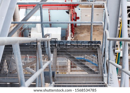 Ladder in stall on steel structure
