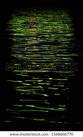 Light reflection on sea waves